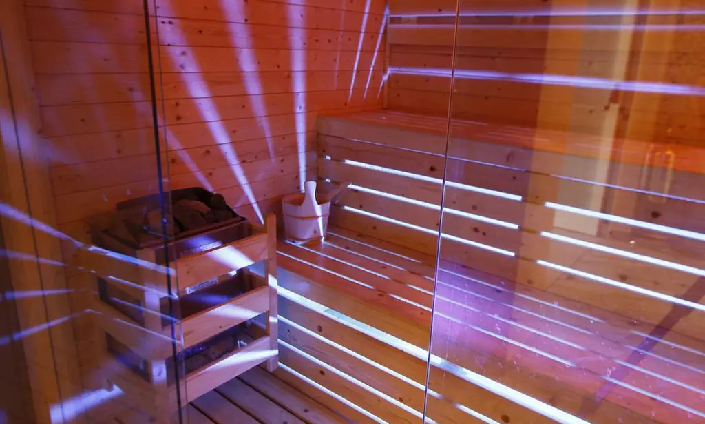 Napoli 5*: camera doppia con mezza pensione e Spa per 2 persone