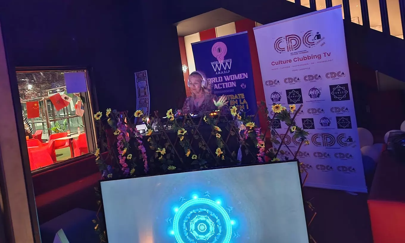 Entrada con 4 cócteles y show de baile en Circus Alcalá