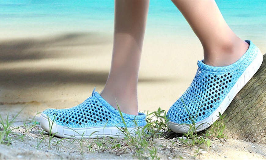 Image 8: Women's Slip-On Beach Shoes