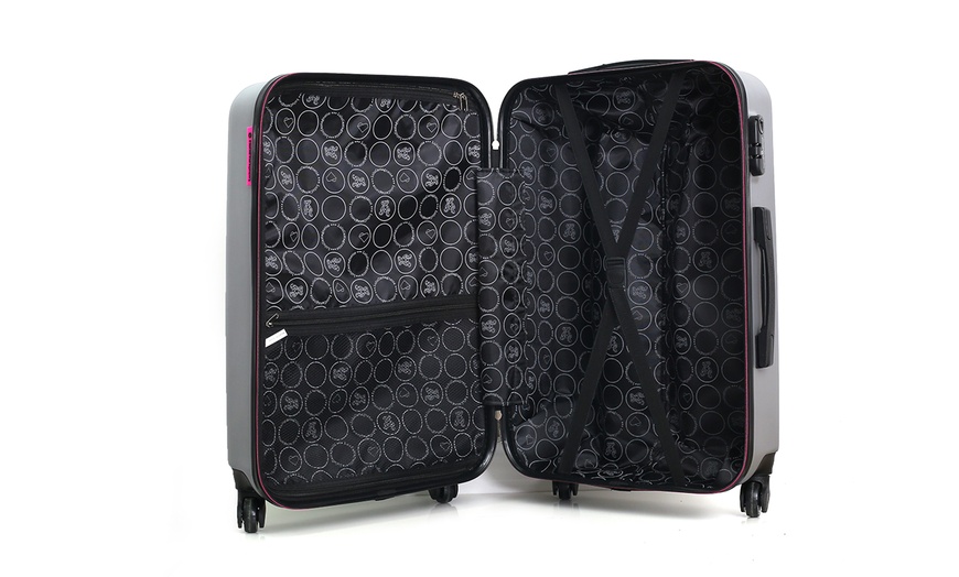 Image 7: Three-Piece Luggage Set