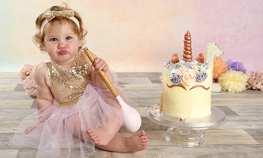 Image 8: First Birthday Cake Smash Photoshoot