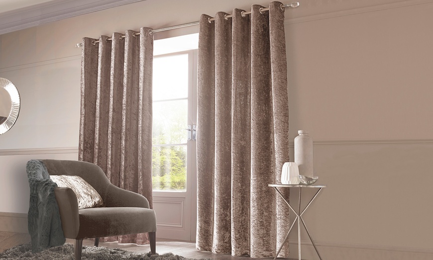 Image 3: Crushed Velvet Lined Curtains