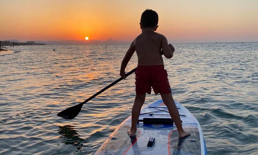 Image 4: Practica el deporte de moda con un servicio de alquiler de paddle surf