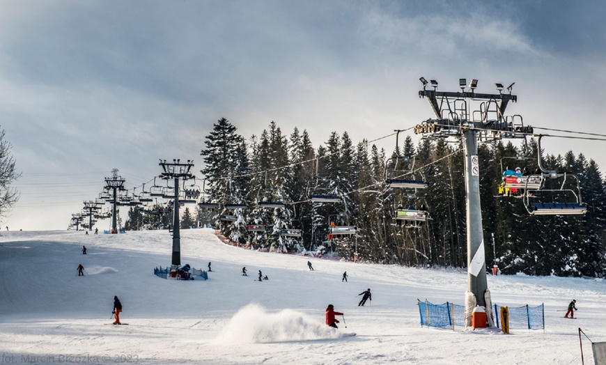 Image 3: Całodzienny karnet na narty lub snowboard w górach