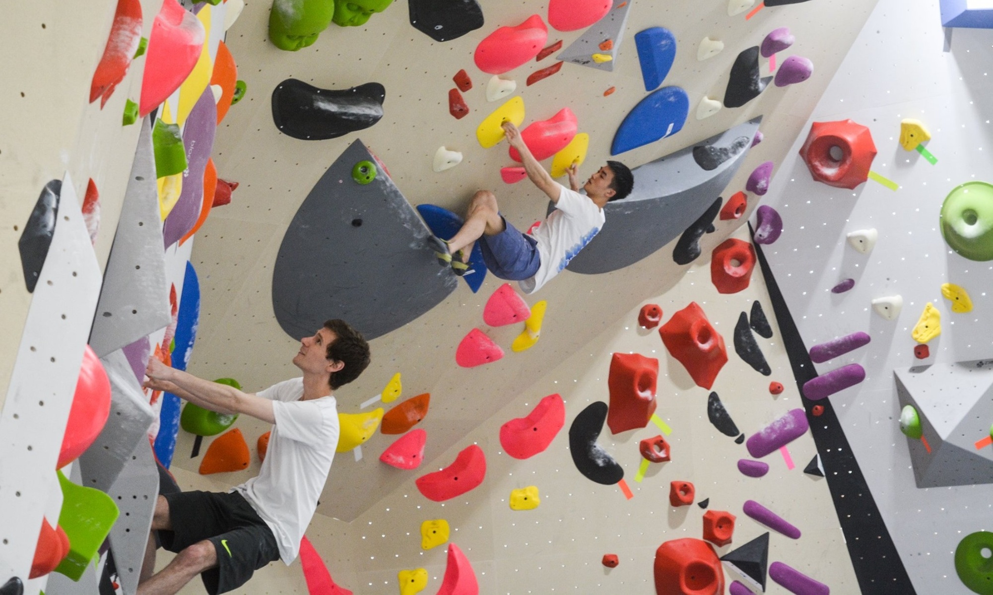 Full-Day Bouldering + Shoe Rental