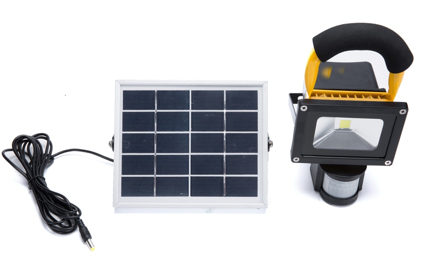 Image 4: Solar-Powered LED Work Light