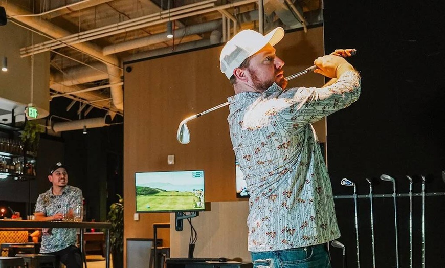 Image 2: One Hour Indoor Golf Simulator Experience – Fort Lauderdale