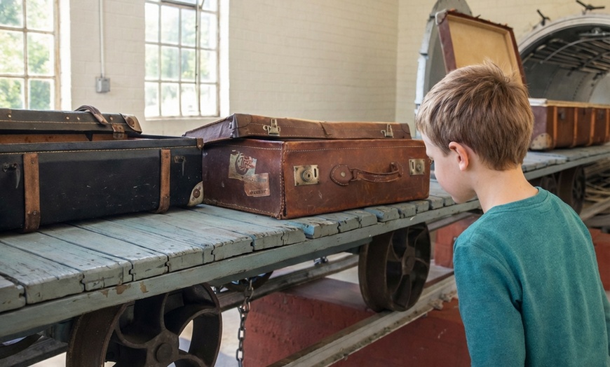 Image 4: 90-Minute Quarantined Tour for One, Two or Four People