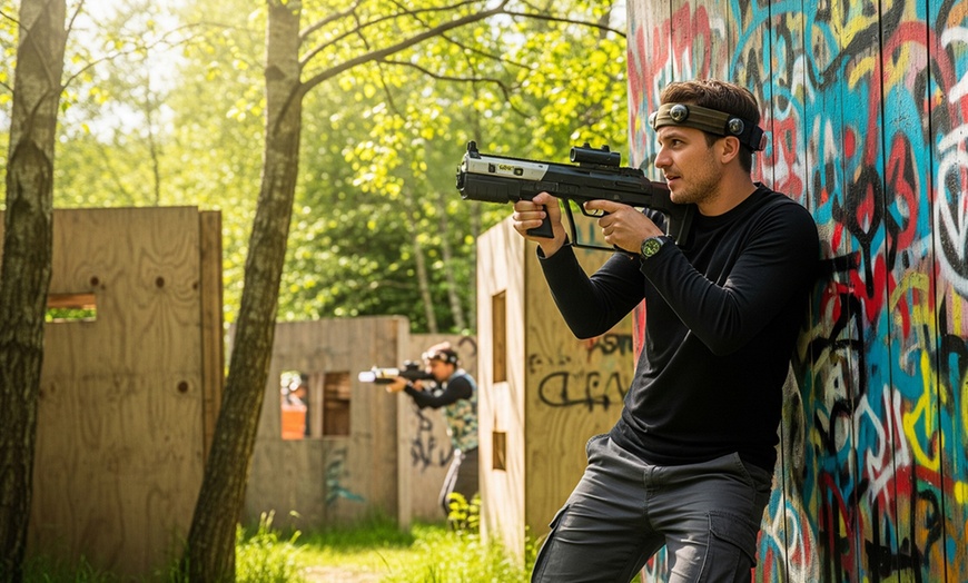 Image 5: Bez siniaków, tylko adrenalina: paintball laserowy dla nawet 12 osób 
