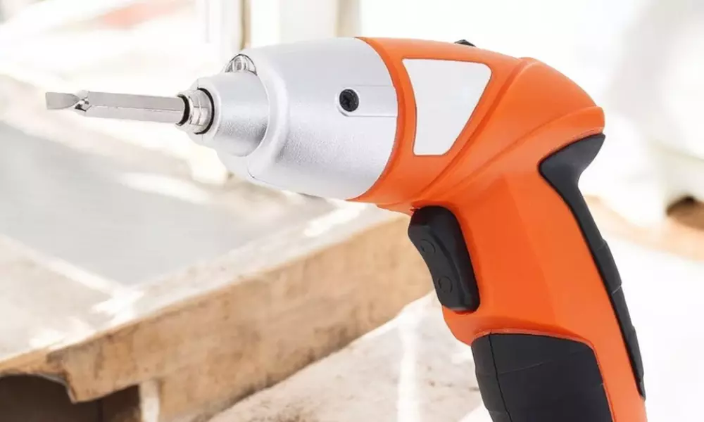 Elektrischer Schraubenzieher und Bohrer mit 45-teiligem Zubehör - Primary Image