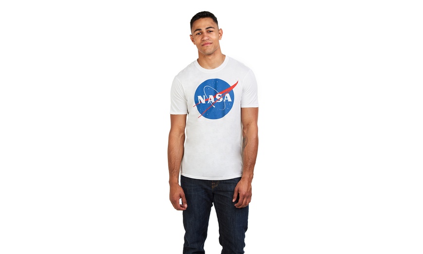 Image 6: Men's NASA T-Shirts