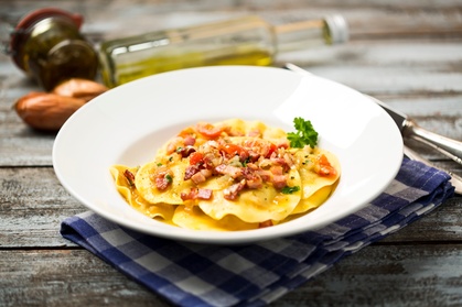 Pranzo La Degusteria con entrée e 2 portate per 2 o 4 persone al ristorante La Degusteria (sconto fino a 56%)