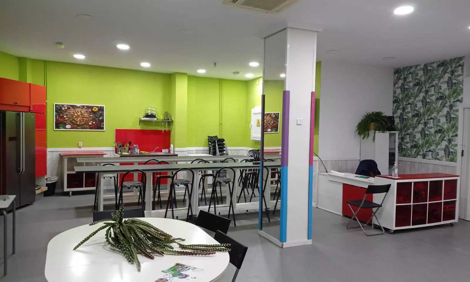 Experiencia tipo Cluedo y cena con barra libre para 2, 4 o 6 personas