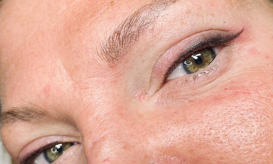 Image 5: Semi-Permanent Eyeliner