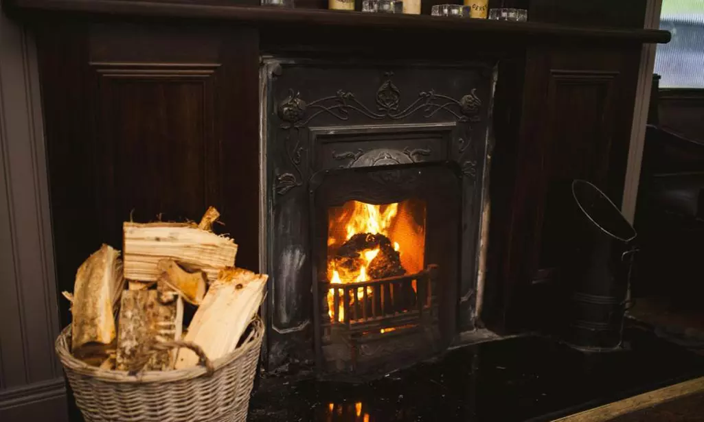 4* Derry: Double Room Stay with Breakfast and a Glass of Prosecco