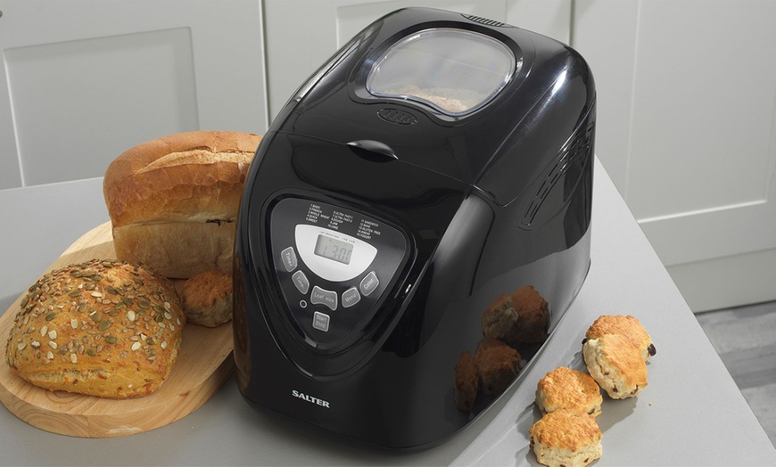 Image 1: Salter 600W Digital Bread Maker