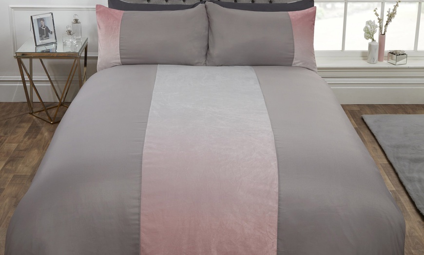 Image 4: Subtle Velvet Band Duvet Set