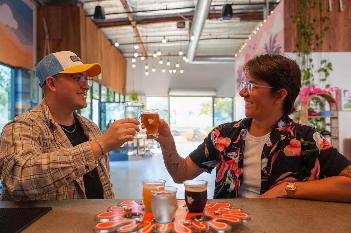 Beer Flight, 1,2 or 4 Pints, 1,2 or 4 Crowlers to Go for 2 or 4 People