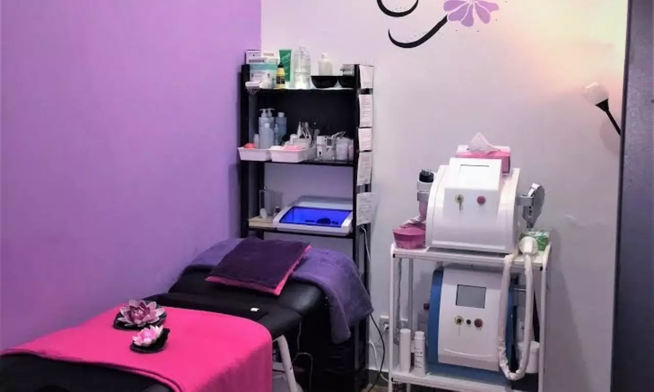 Manicura y pedicura deluxe con opción a tratamientos para 1 persona