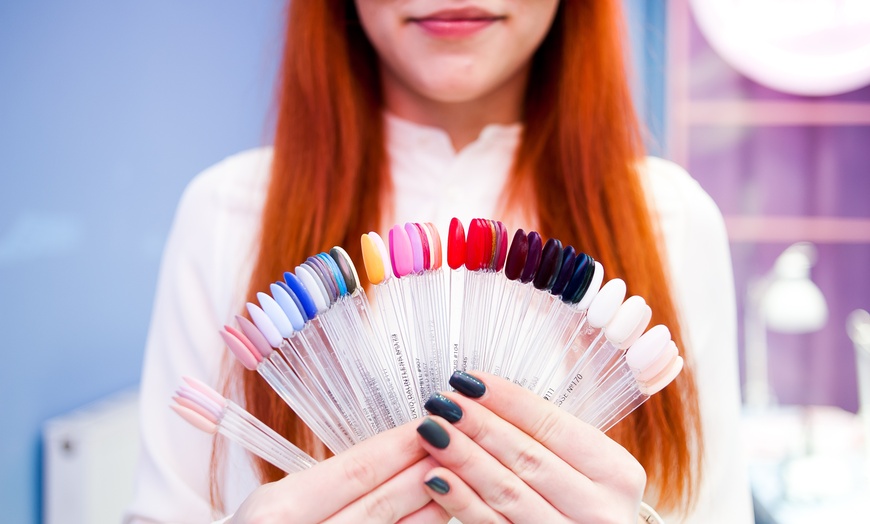 Image 1: Beauté des ongles avec Lisa Beauté