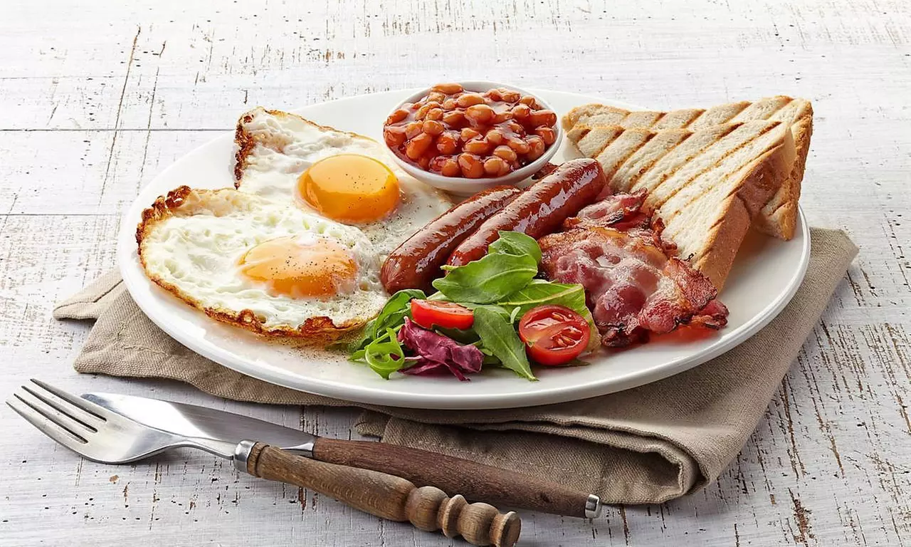 Nottinghamshire: 4* Double or Superior Room with Breakfast, and More