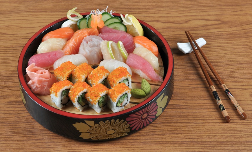 Image 5: All-You-Can-Eat Sushi