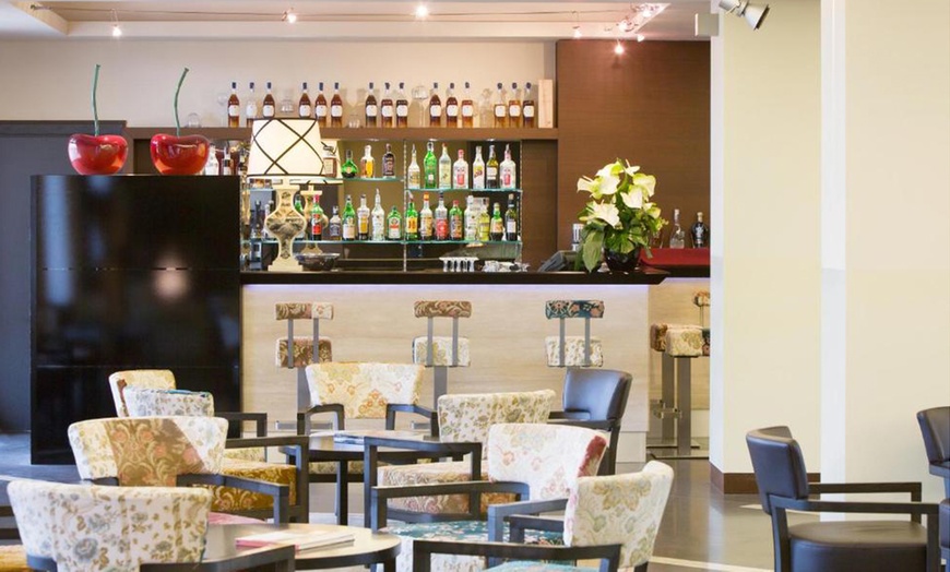 Image 8: Verona 4*: camera Queen Standard con colazione, Spa e room service