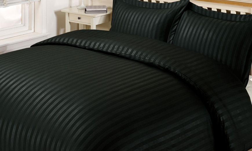 Image 3: Striped Satin Duvet Cover Set