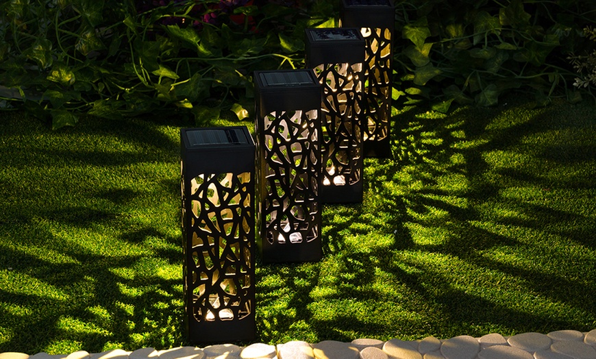 Image 3: Hollow Pathway Solar Lights