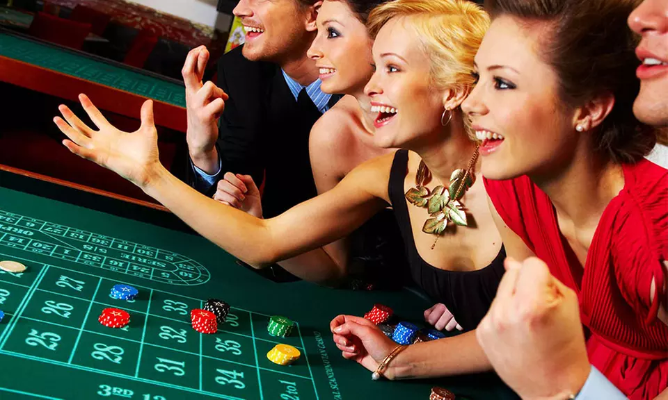 Casino Lessons from Casino Joe with Gaming and Food at Niagra Falls Hotel (Up to 72% Off)  - Primary Image