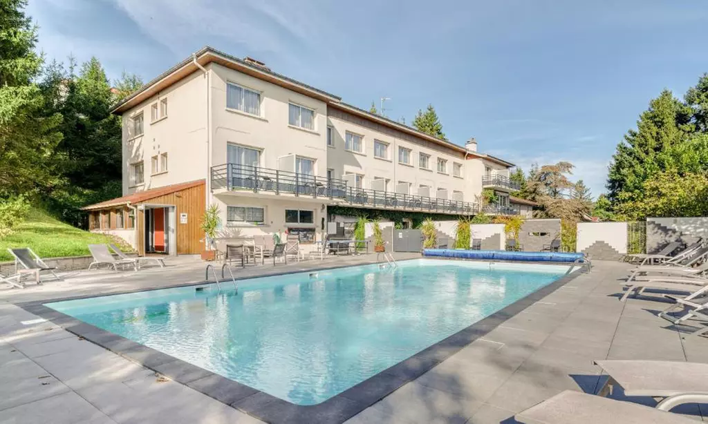 Proche Nancy : chambre double avec PDJ, apéritif et dîner en option pour 2 personnes à l'hôtel La Maison Carrée - Primary Image