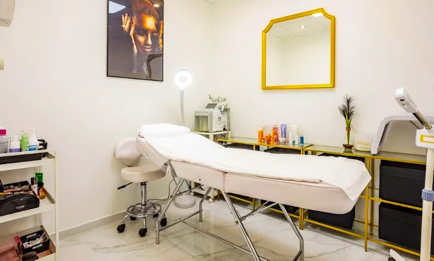 Image 5: Un salon tendance à Colombes : soins headspa au choix, bien-être et détente (jusqu'à 45% de remise)