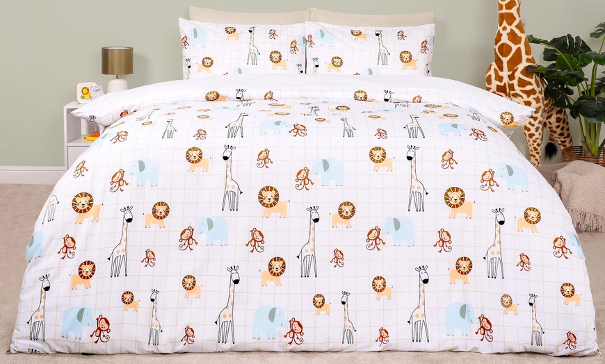 Image 1: Home Safari-Themed Reversible Duvet Set