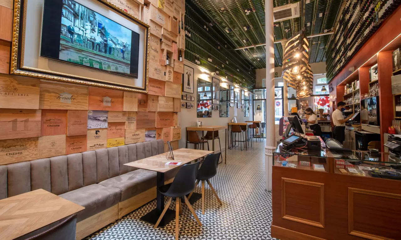 Amantes del vino: degustación de vinos con quesos para 2 o 4 personas