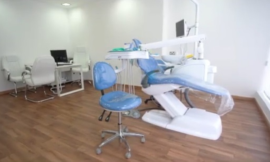 Image 2: Dental Clean, Scale and Polish