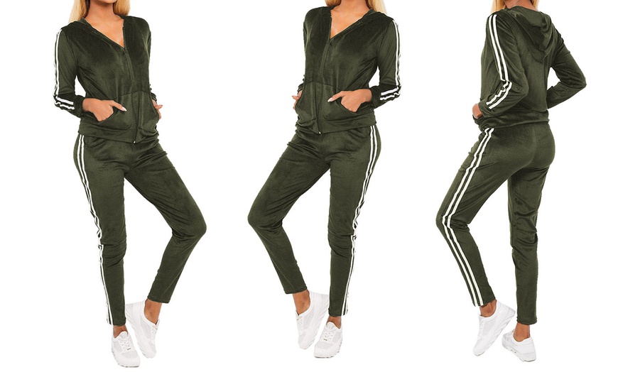 Image 6: Women's Two-Piece Velour Tracksuit