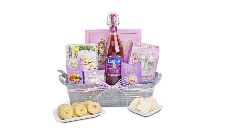 Image 6: Gourmet Gift Baskets from Alder Creek (Up to  off)