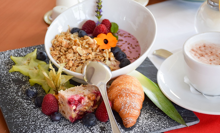 Image 4: Frühstücks-Buffet inkl. Kaffee, Wasser & Saft für 1, 2, 4 Personen 