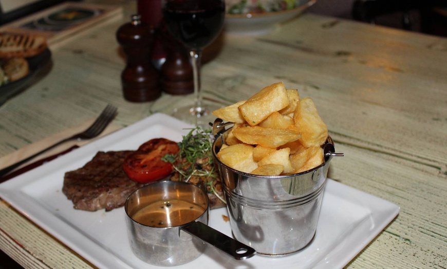 Image 2: 10oz Steak with Wine for Two