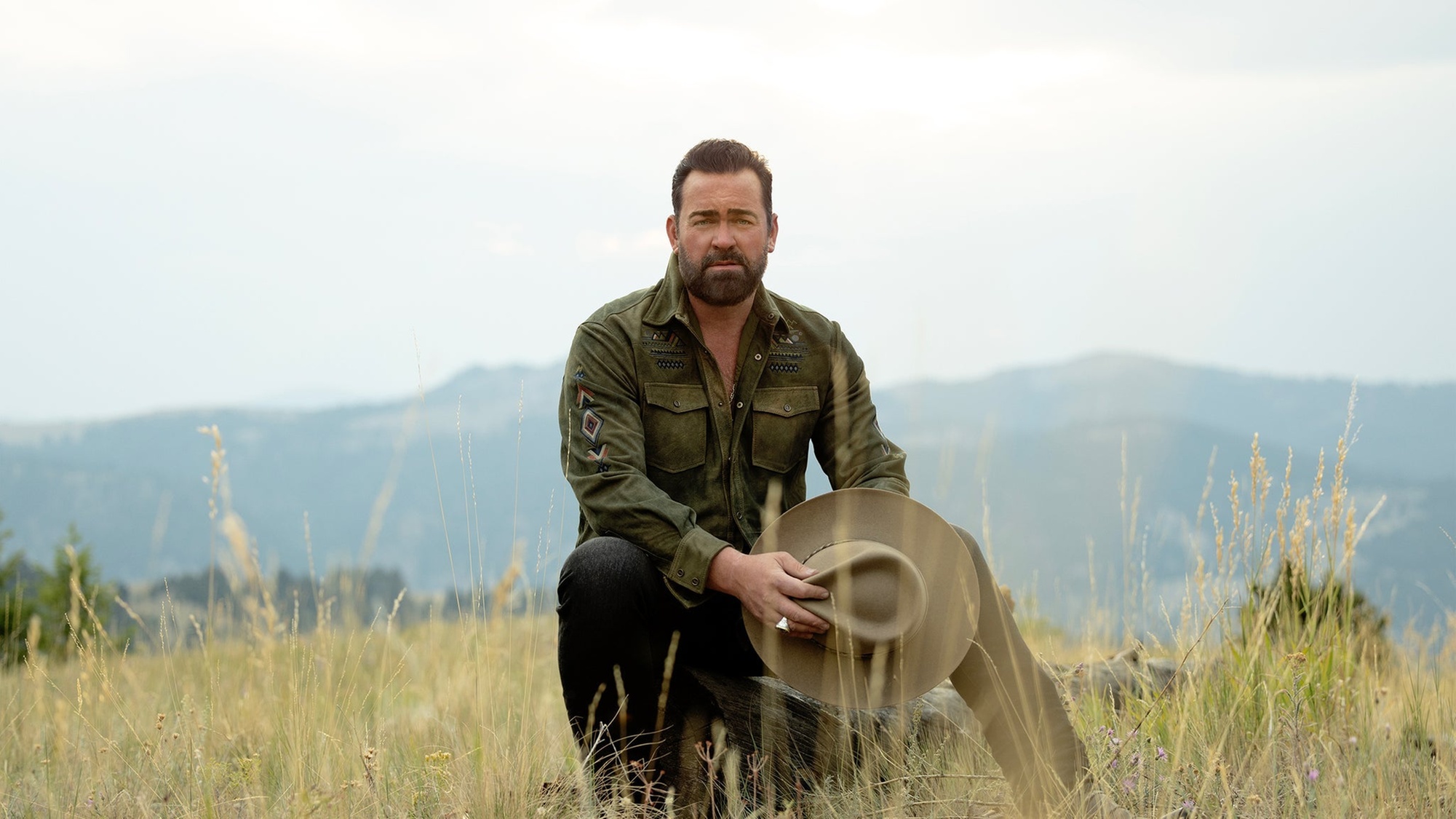 Lee Brice – Acoustic on January 30 at 8 p.m.