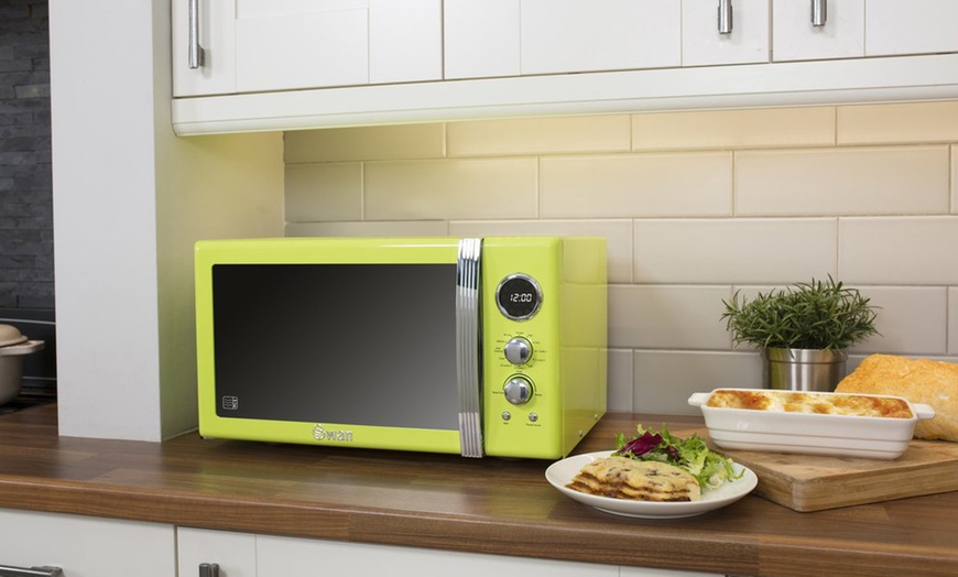 Image 12: Swan Retro Microwave and Grill