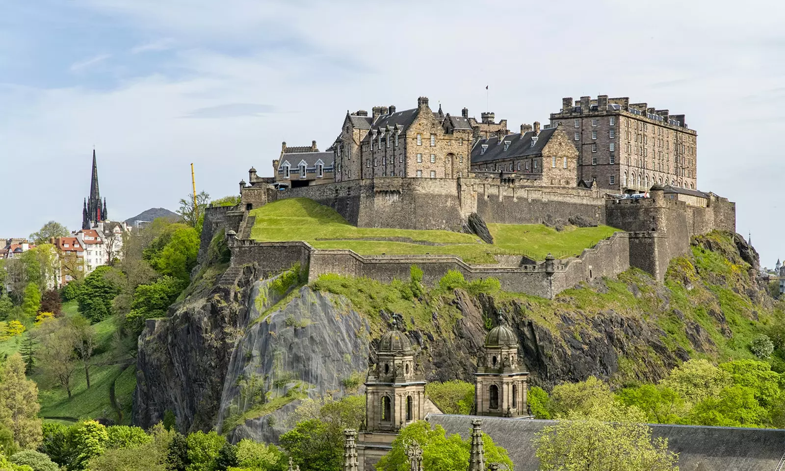 Edinburgh: 1 Nights with Continental Breakfast and a Welcome Drink
