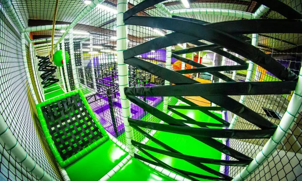 Całodniowe wejście do bawialni dla 1 dziecka z opiekunem