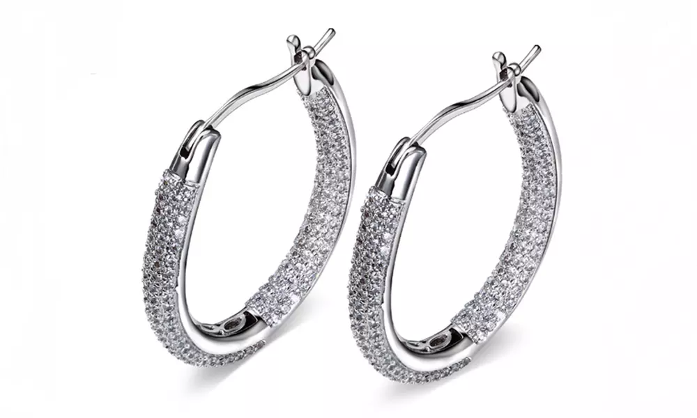 Paire de boucles d'oreilles ornées de cristaux Swarovski® - Primary Image