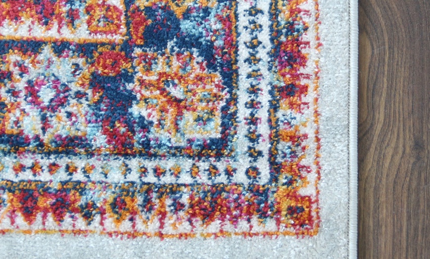 Image 12: Traditional Chelsea Rug