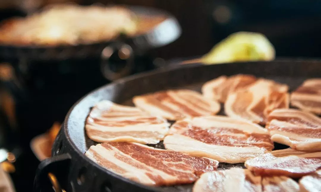 Koreanischer BBQ-Tischgrill für 2 oder 4 Personen im Galbi House (bis zu 23% sparen)