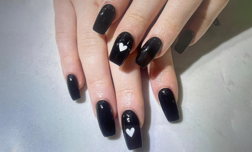 Image 3: Flawless, Long-Lasting Nails with Shellac or BIAB Treatments