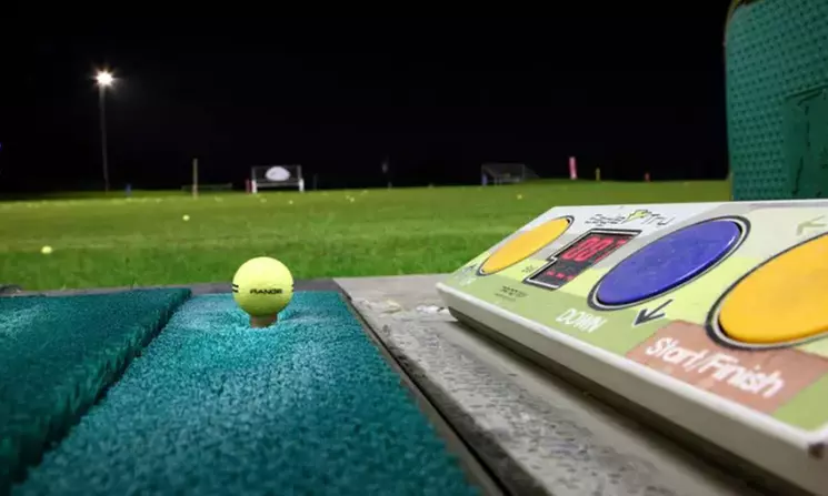 Ultimativer Golfspaß: Golf Toptracer Range Paket