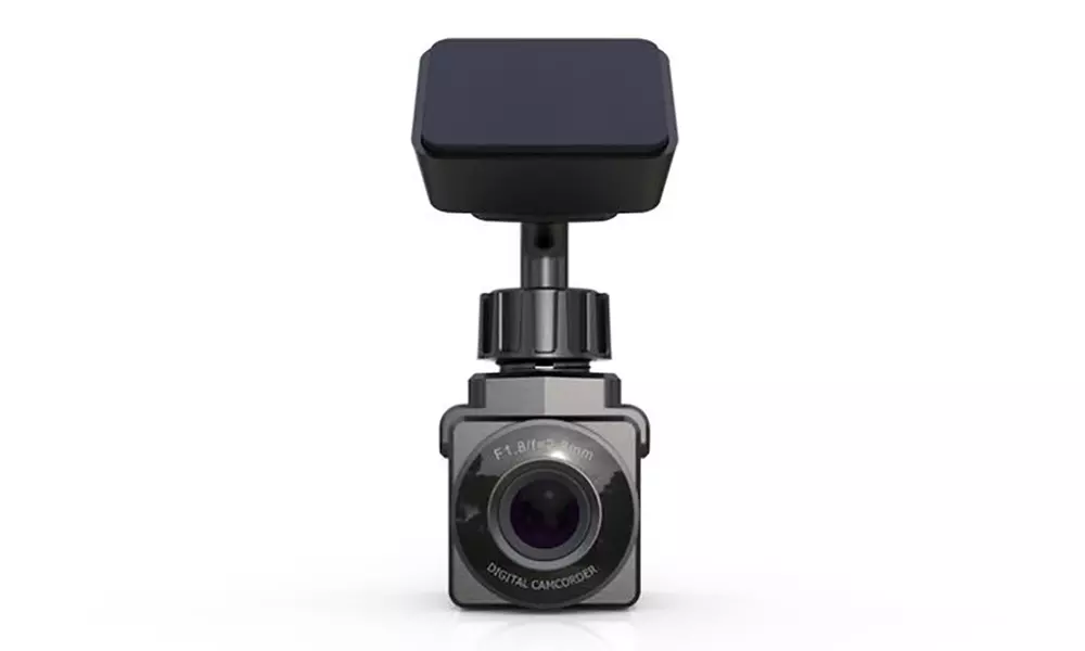 GEKO Xpedition Smart Dash Camera with GPS, WiFi, and 16GB microSD Card (Refurbished) - Second Medium