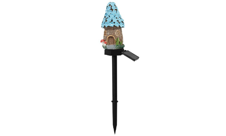 Image 3: Gnome House-Shaped Solar Light